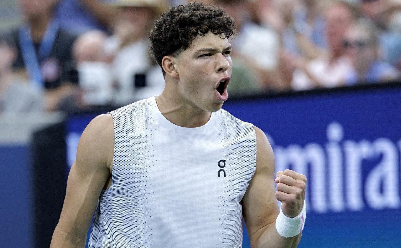 穆古鲁扎回归赛场，逆转首场状态亮眼，TL观众沸腾！的简单介绍