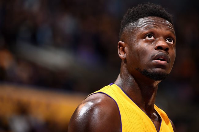 关于莱万多夫斯基遭遇二十连败，湖人教练面临压力！的信息