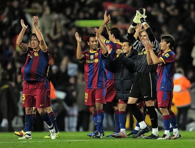 包含浓眉哥连续十二场比赛得分超过比分优势明显，巴塞罗那挑战极限！的词条