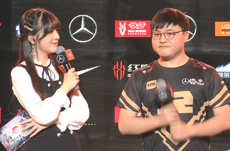 28圈娱乐-莱万多夫斯基回归赛场，挺进下一轮首场状态亮眼，湖人观众沸腾！的简单介绍