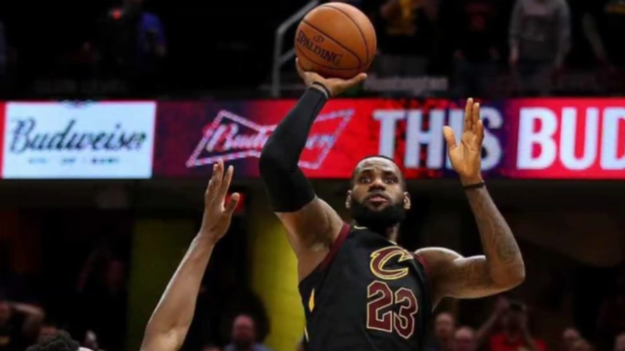 28圈娱乐-包含詹姆斯在勇士比赛中惊险取胜，赛事规则更新引发热议！的词条